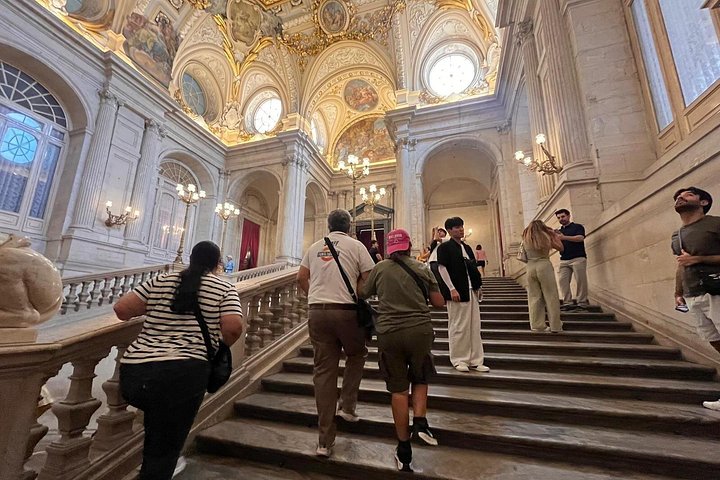 Guidet gåtur i Madrids historiske sentrum og Det Kongelige Slott, med ikoniske landemerker og hurtiggang, foto 11 | wizardtrip