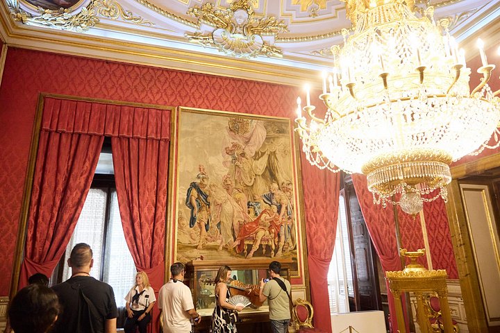 Guidet gåtur i Madrids historiske sentrum og Det Kongelige Slott, med ikoniske landemerker og hurtiggang, foto 16 | wizardtrip