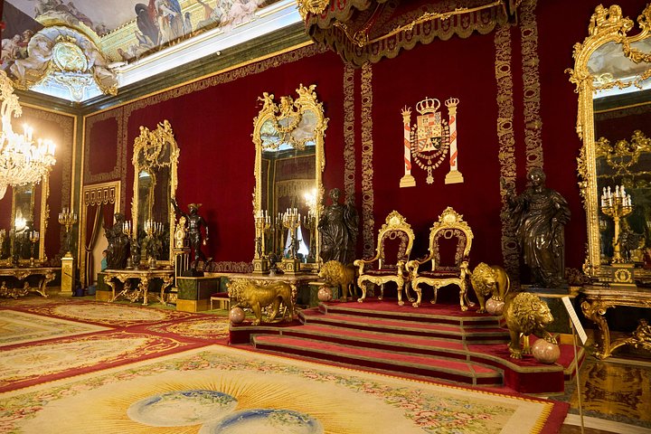 Guidet gåtur i Madrids historiske sentrum og Det Kongelige Slott, med ikoniske landemerker og hurtiggang, foto 17 | wizardtrip
