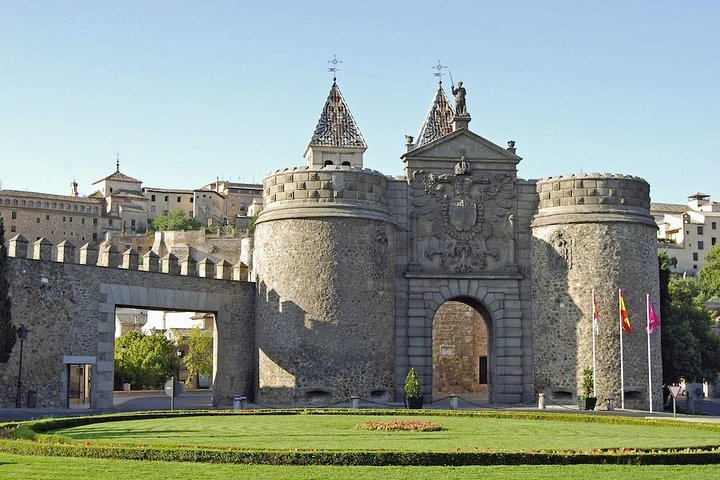 Full-day tour from Madrid to Toledo, exploring its historic cathedral, synagogues, and churches, photo 1 | wizardtrip