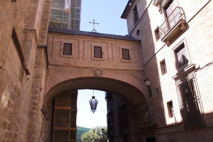 Excursión de día completo desde Madrid a Toledo, explorando su histórica catedral, sinagogas e iglesias, foto 22 | wizardtrip