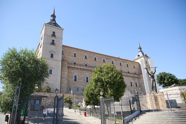 Excursión de día completo desde Madrid a Toledo, explorando su histórica catedral, sinagogas e iglesias, foto 33 | wizardtrip