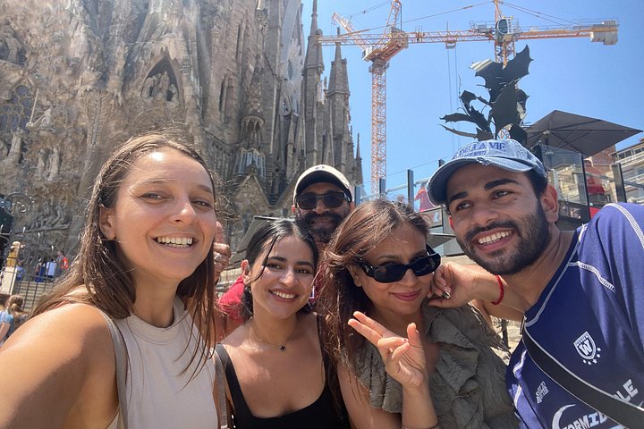 Explore Gaudí's Barcelona, including the iconic Sagrada Familia, on a guided walking tour, photo 6 | wizardtrip