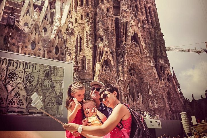 Explore Gaudí's Barcelona, including the iconic Sagrada Familia, on a guided walking tour, photo 9 | wizardtrip
