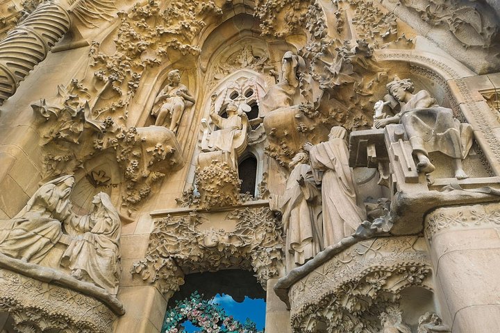 Privétour van Barcelona's iconische Sagrada Familia en Park Güell, met de architectuur van Gaudí, foto 18 | wizardtrip