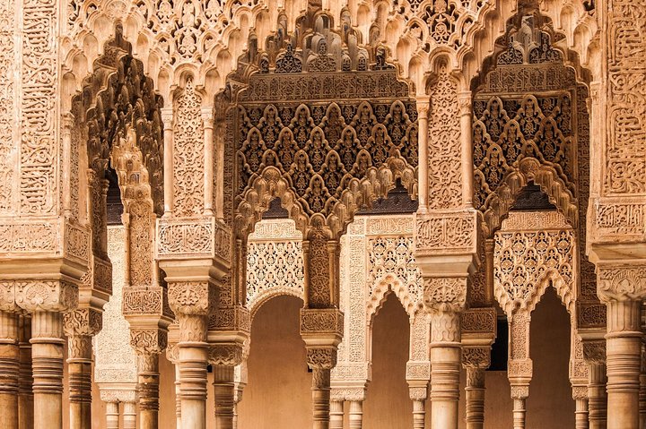 Alhambra & Generalife : Visite Premium avec Accès Prioritaire aux Palais Nasrides | wizardtrip