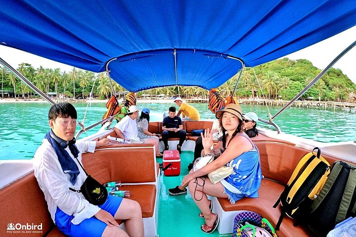 Professional small-group speedboat snorkeling tour exploring vibrant coral reefs in Phu Quoc, photo 38 | wizardtrip
