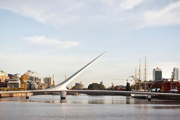 A guided small-group tour exploring the vibrant streets and iconic landmarks of Buenos Aires, Argentina, photo 16 | wizardtrip