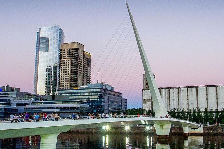 A guided small-group tour exploring the vibrant streets and iconic landmarks of Buenos Aires, Argentina, photo 18 | wizardtrip