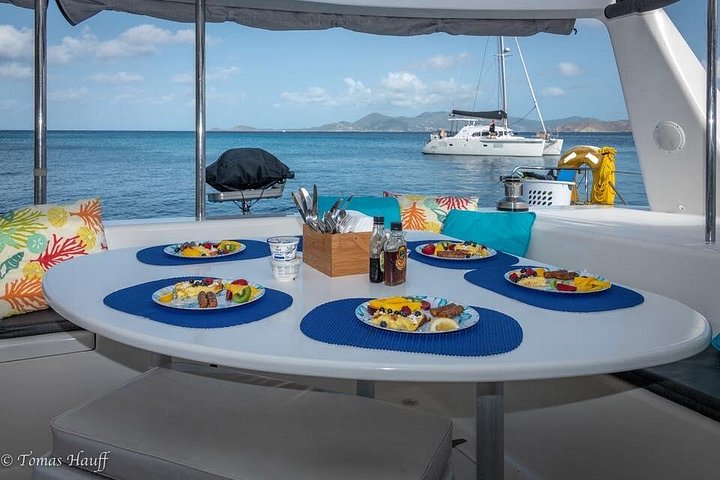 Luksus katamaran charter på St. Thomas, der tilbyder snorkling, strandbesøg og privat sejlads, foto 14 | wizardtrip
