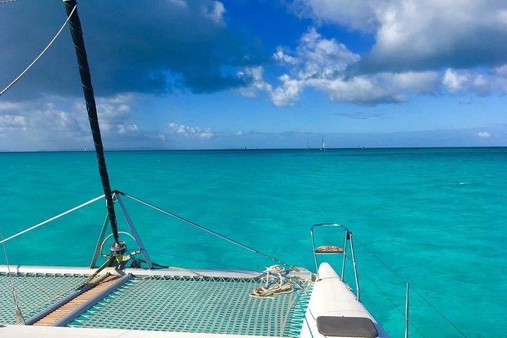 Luksus katamaran charter på St. Thomas, der tilbyder snorkling, strandbesøg og privat sejlads, foto 19 | wizardtrip