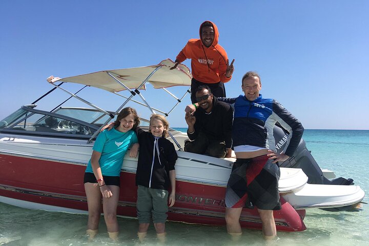 Private speed boat trip in Hurghada with dolphin swimming, snorkeling, and island visit, photo 8 | wizardtrip