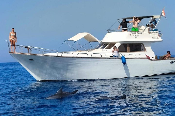 PRIVAT! Heldagstur med charterbåt for opptil 14 personer, snorkling og øyhopping | wizardtrip