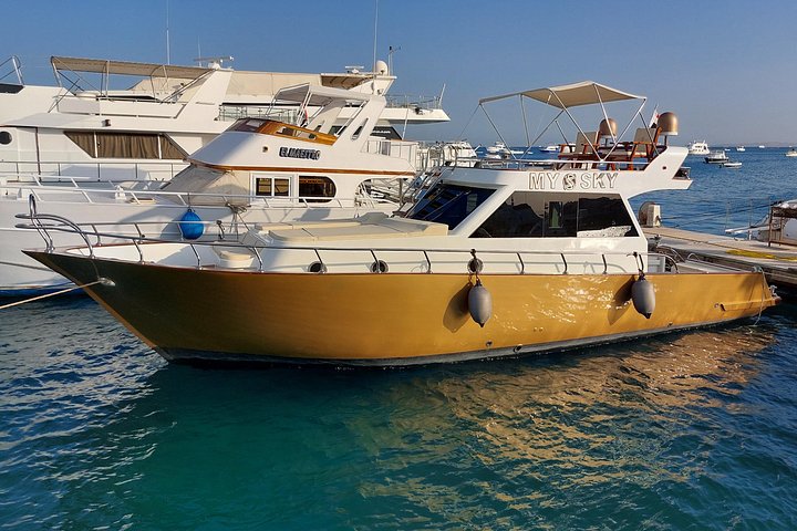 Excursion privée en bateau à Hurghada avec snorkeling, visites d'îles et observation des dauphins, photo 10 | wizardtrip