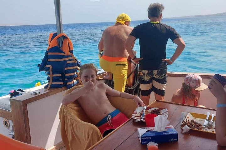 Excursion privée en bateau à Hurghada avec snorkeling, visites d'îles et observation des dauphins, photo 17 | wizardtrip