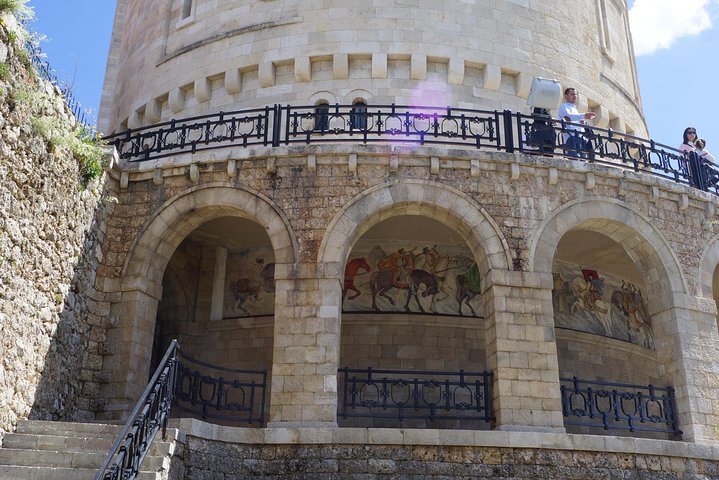 Erkunden Sie die historische Burg Kruja, den lebhaften Alten Basar und den malerischen Berg Sari Salltik in der Nähe von Tirana, Albanien, Foto 17 | wizardtrip