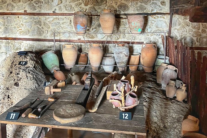 Erkunden Sie die historische Burg Kruja, den lebhaften Alten Basar und den malerischen Berg Sari Salltik in der Nähe von Tirana, Albanien, Foto 31 | wizardtrip