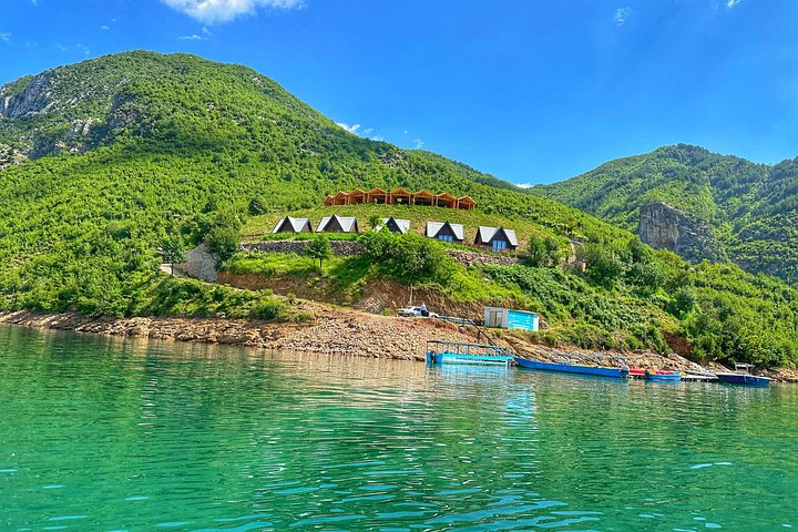 Excursion en bateau panoramique sur le lac Komani et la rivière Shala, Albanie, photo 8 | wizardtrip