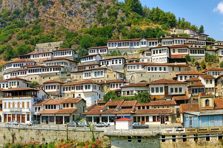Excursion à Berat, classée au patrimoine mondial de l'UNESCO, et au lac de Belshi - Au départ de Tirana/Durrës | wizardtrip