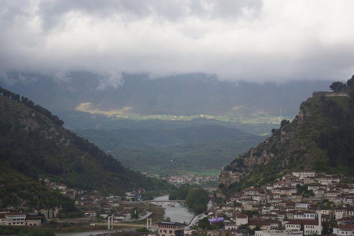 Tur till Berat UNESCO-plats och Belshi-sjön från Tirana, Albanien, foto 10 | wizardtrip