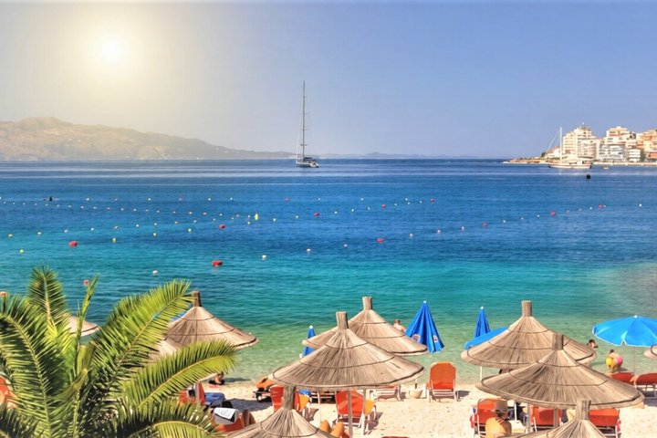 Excursion d'une journée de Tirana : Durrës et plage de Golem | wizardtrip