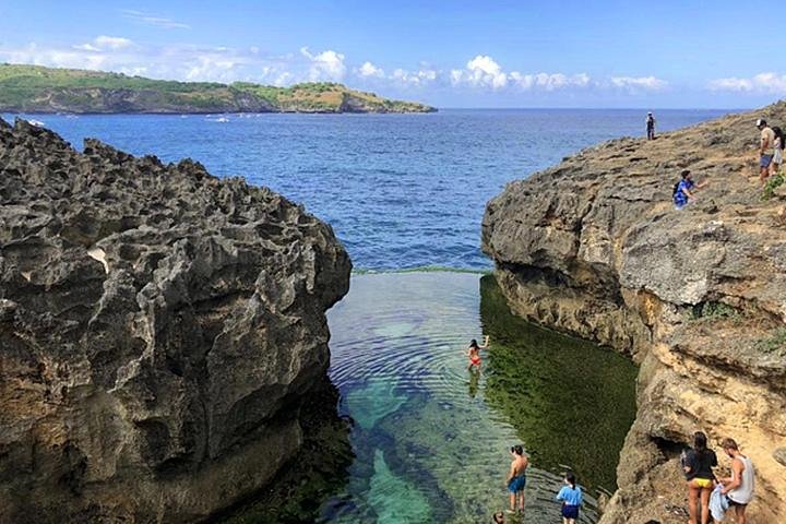 Full-day tour exploring Nusa Penida's west coast, including snorkeling and iconic viewpoints, photo 10 | wizardtrip