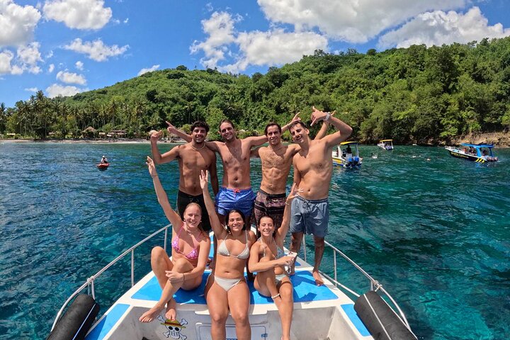 Full-day tour exploring Nusa Penida's west coast, including snorkeling and iconic viewpoints, photo 13 | wizardtrip