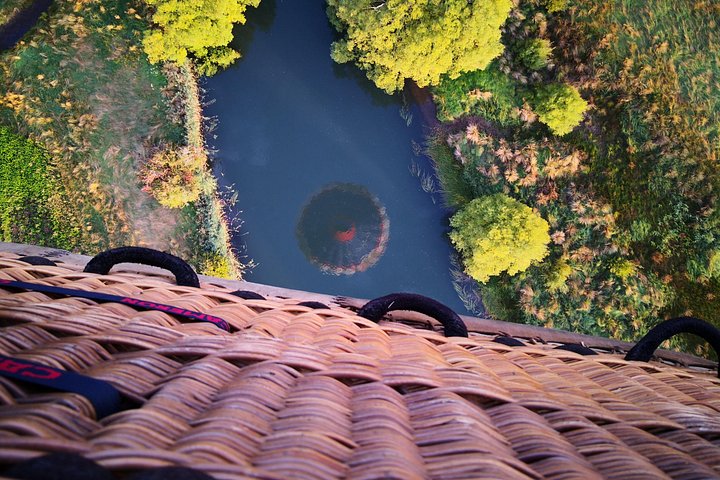 Luftballon svævende over Avon Valley ved solopgang, Western Australia, foto 11 | wizardtrip