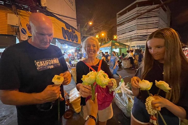 トゥクトゥクツアーでバンコクの活気ある夜を体験し、中華街での屋台飯も楽しめます、写真16 | wizardtrip