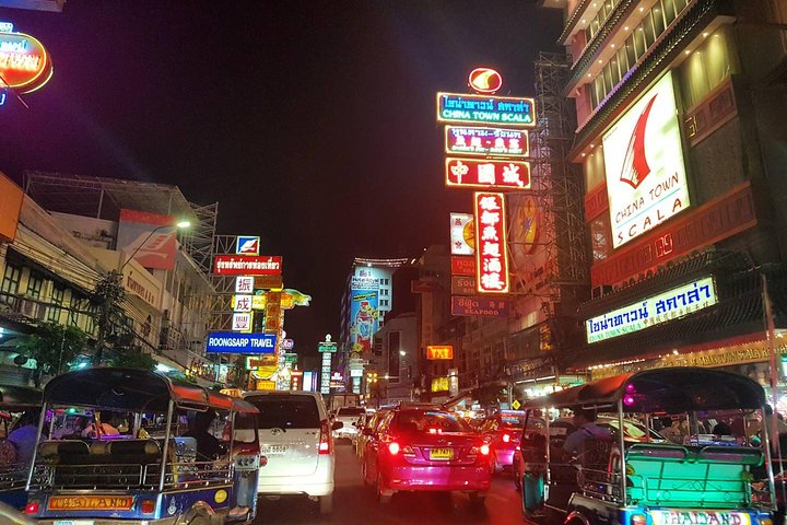 トゥクトゥクツアーでバンコクの活気ある夜を体験し、中華街での屋台飯も楽しめます、写真19 | wizardtrip