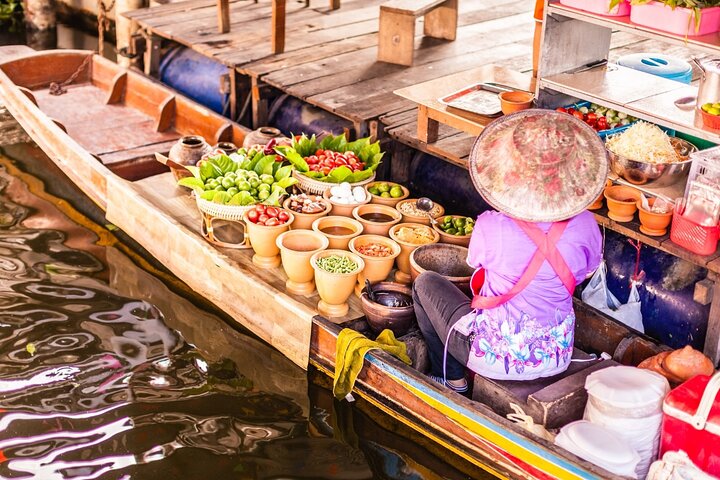 Experience Thailand's vibrant floating markets and unique train market, photo 6 | wizardtrip
