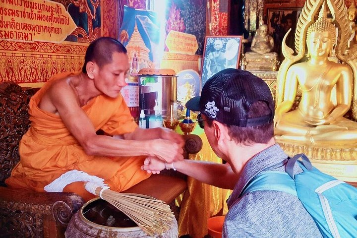 Wandern Sie durch üppigen Dschungel zu ruhigen Tempeln und genießen Sie den Panoramablick auf die Stadt vom Doi Suthep in Chiang Mai, Foto 11 | wizardtrip