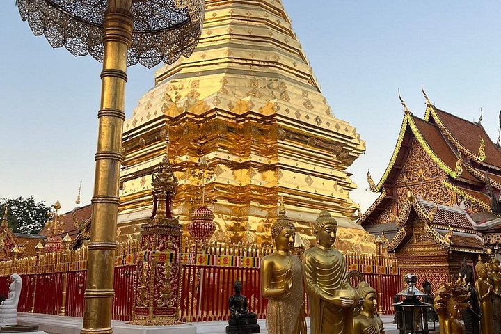 Wandern Sie durch üppigen Dschungel zu ruhigen Tempeln und genießen Sie den Panoramablick auf die Stadt vom Doi Suthep in Chiang Mai, Foto 17 | wizardtrip