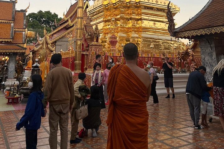 Wandern Sie durch üppigen Dschungel zu ruhigen Tempeln und genießen Sie den Panoramablick auf die Stadt vom Doi Suthep in Chiang Mai, Foto 19 | wizardtrip