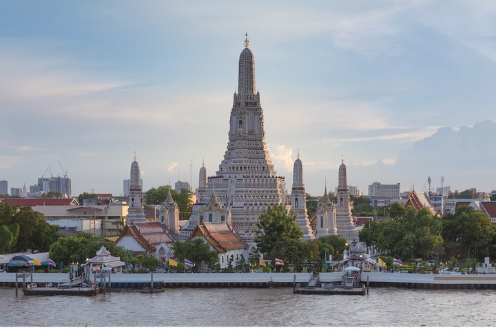 Découvrez les rues animées de Bangkok et ses monuments emblématiques lors d'une passionnante visite en tuk-tuk, photo 17 | wizardtrip