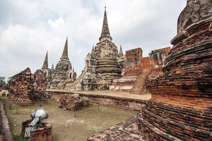 バンコクからの日帰り旅行で、アユタヤの古代寺院を探索し、プラ・プラーン・サム・ヨートで猿と触れ合おう、写真6 | wizardtrip