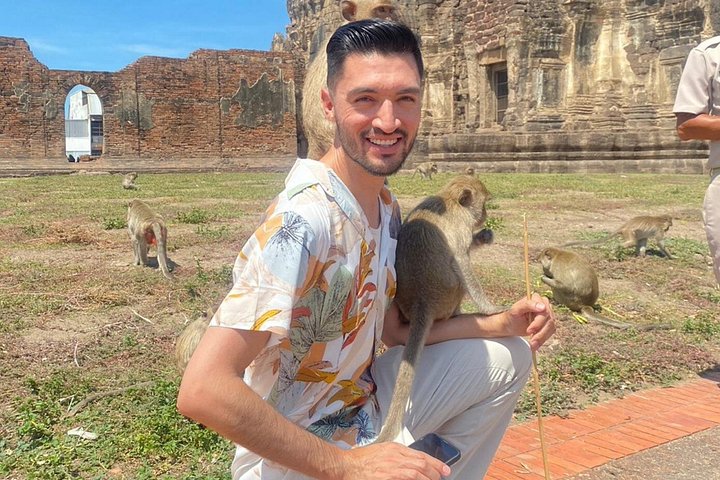 バンコクからの日帰り旅行で、アユタヤの古代寺院を探索し、プラ・プラーン・サム・ヨートで猿と触れ合おう、写真16 | wizardtrip