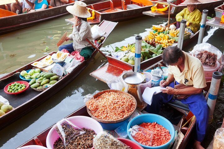 En heldagstur fra Bangkok som besøker Maeklong Railway Market, Damnoen Saduak Flytende Marked og Ayutthaya historiske park, foto 6 | wizardtrip