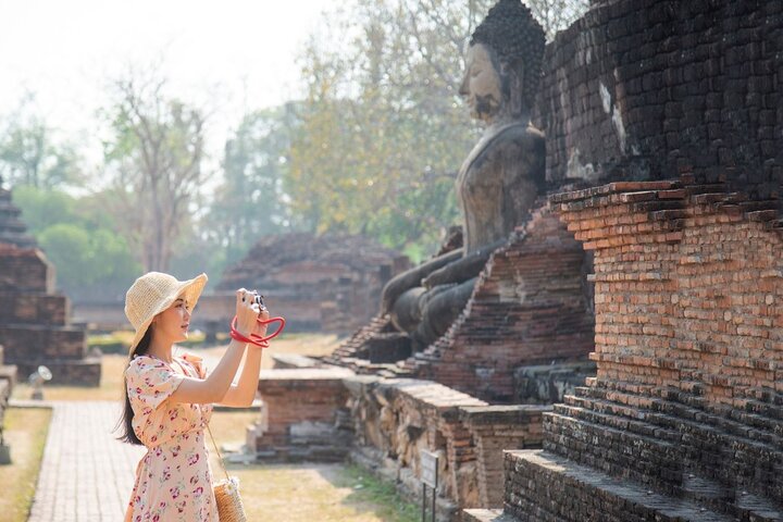 En heldagstur fra Bangkok som besøker Maeklong Railway Market, Damnoen Saduak Flytende Marked og Ayutthaya historiske park, foto 10 | wizardtrip