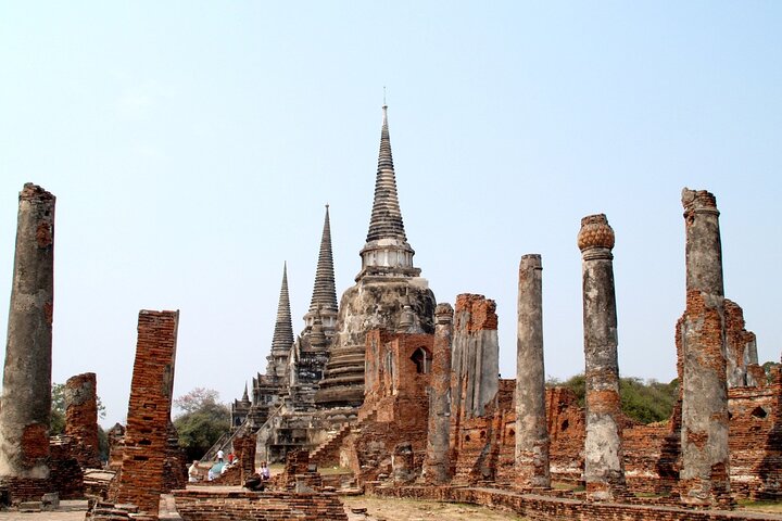 En heldagstur fra Bangkok som besøker Maeklong Railway Market, Damnoen Saduak Flytende Marked og Ayutthaya historiske park, foto 11 | wizardtrip