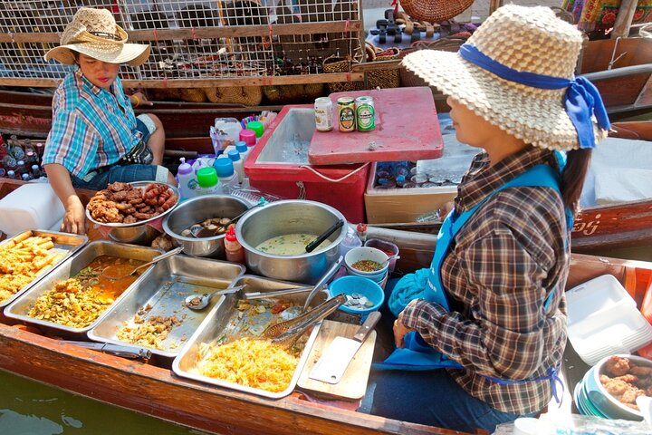 En heldagstur fra Bangkok som besøker Maeklong Railway Market, Damnoen Saduak Flytende Marked og Ayutthaya historiske park, foto 15 | wizardtrip