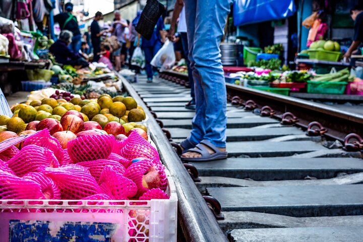 En heldagstur fra Bangkok som besøker Maeklong Railway Market, Damnoen Saduak Flytende Marked og Ayutthaya historiske park, foto 16 | wizardtrip