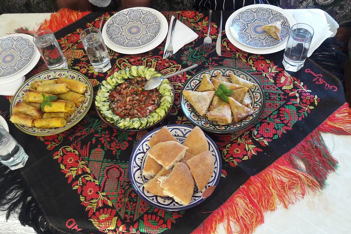 Cours de cuisine marocaine à Marrakech & Marché alimentaire par Chef Khmisa