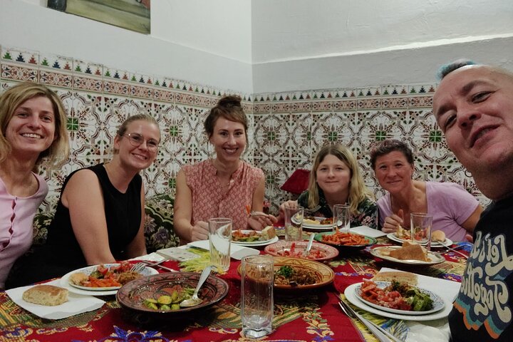 Praktisk marokkansk madlavningskursus og madmarkedstur i Marrakech med Kok Khmisa, foto 15 | wizardtrip