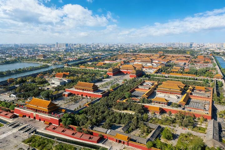 Guided tour of the Forbidden City in Beijing, China, showcasing imperial architecture and history, photo 6 | wizardtrip