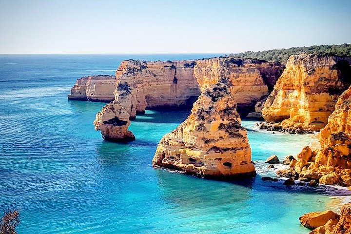 Kajakkpadling for å utforske den berømte Benagil-grotten og fantastiske kystformasjoner i Portimão, Portugal, foto 14 | wizardtrip