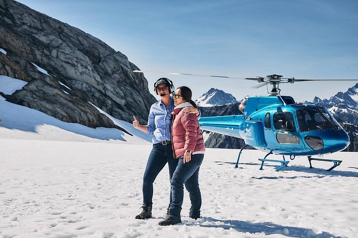 ニュージーランドのフランツ・ジョセフ氷河とフォックス氷河の上空を飛行し、雪上着陸を体験、写真8 | wizardtrip