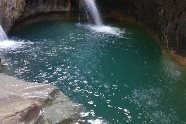 Excursion aventure aux 7 Cascades de Damajagua en République Dominicaine, avec toboggans naturels et baignade, photo 12 | wizardtrip