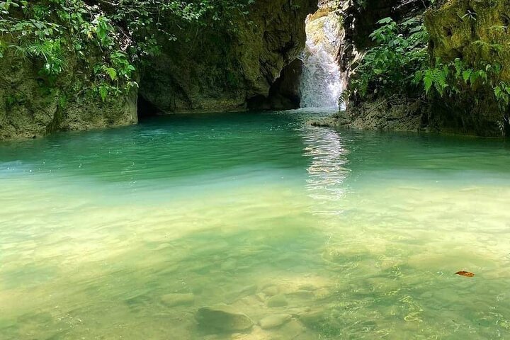 Excursion aventure aux 7 Cascades de Damajagua en République Dominicaine, avec toboggans naturels et baignade, photo 15 | wizardtrip
