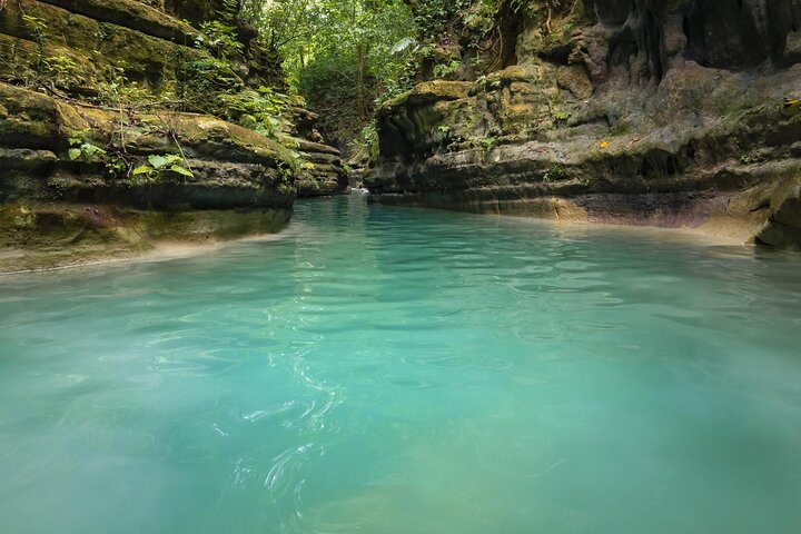 Excursion aventure aux 7 Cascades de Damajagua en République Dominicaine, avec toboggans naturels et baignade, photo 16 | wizardtrip